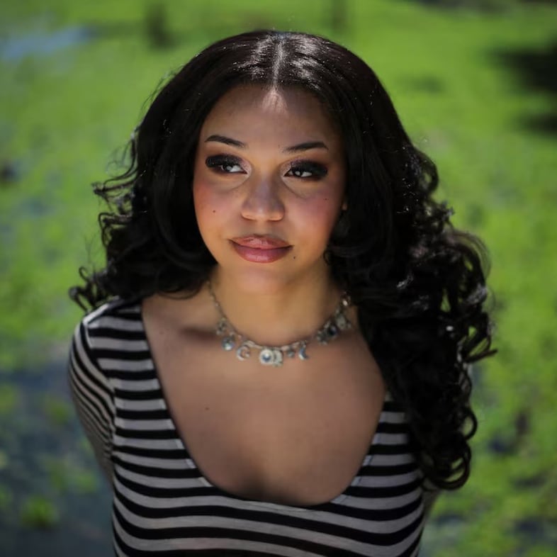 CROPPED_ZAYA PERYSIAN